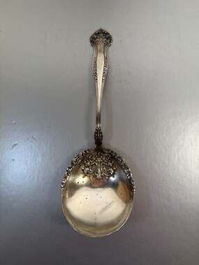 1847 Rogers Bros Avon Pattern Silverplate Berry Serving Spoon 9"‎